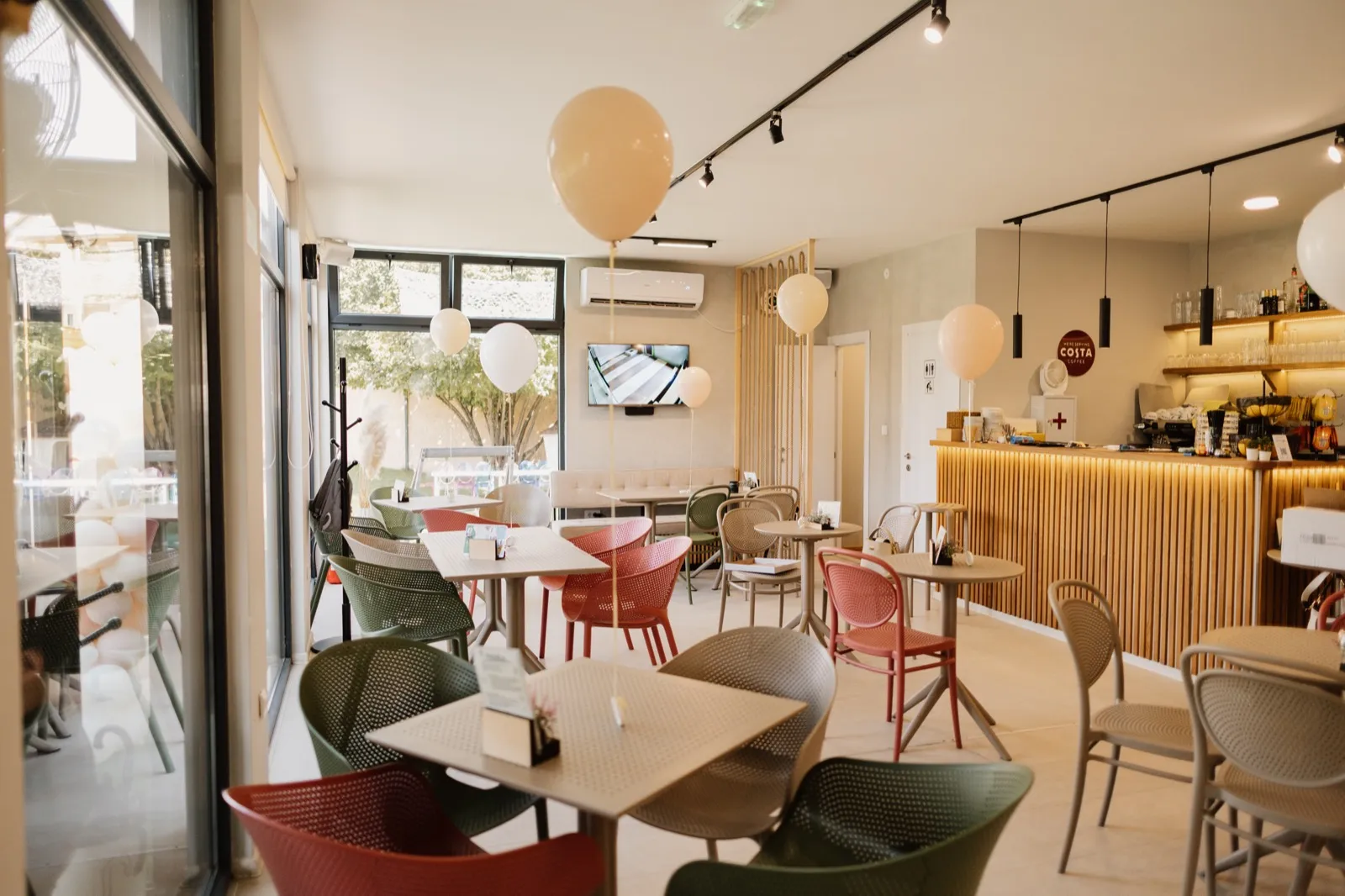 Casa Del Sole - Beograd - kafe igraonica sa dvoristem — fotografija 2